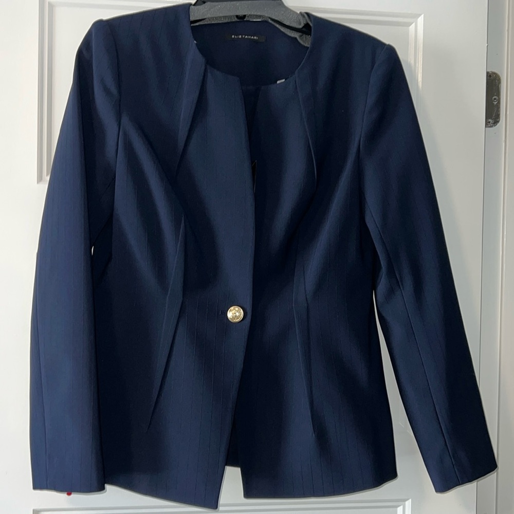 NWT Elie Tahari, navy single gold button blazer